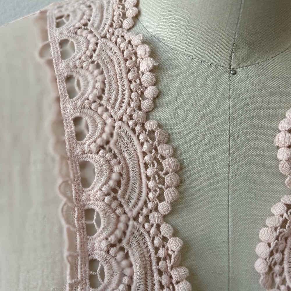 BCBG bcbGeneration  Lace and Gauze kimono